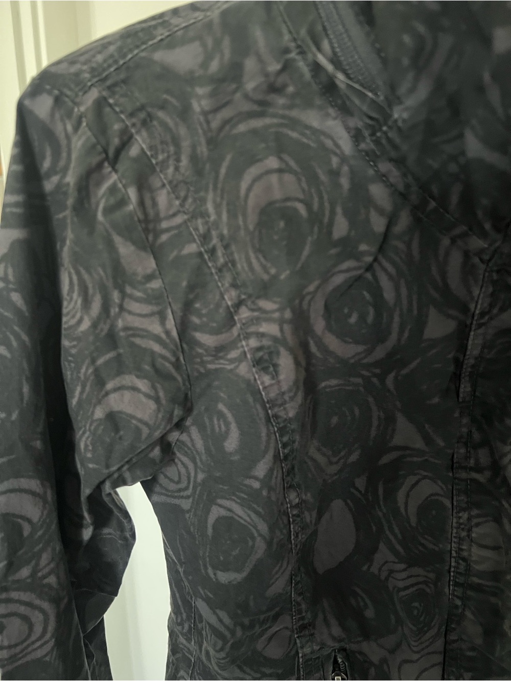 Y2K Bench Jacket - Picture 5 of 5